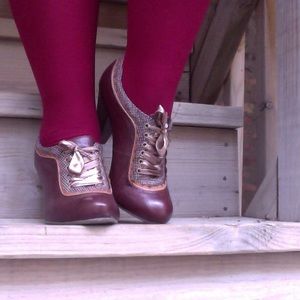 Poetic License About the Benjamins Heel