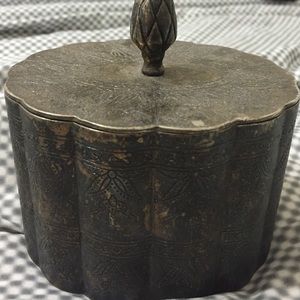 Little storage thingy