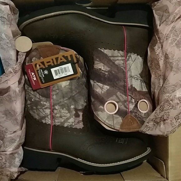 Women's Ariat Fatbaby Cowgirl Distressed Camo