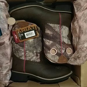 Women's Ariat Fatbaby Cowgirl Distressed Camo