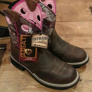 Women's Ariat Fatbaby Cowgirl Distressed Camo