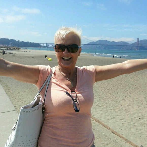 Meet your Posher, Sandi - Picture 1 of 1