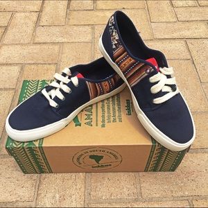 NWT - INKKAS Barracuda Slant Top Sneakers