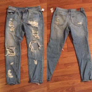 destroyed boyfriend jeans