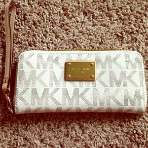 Michael Kors wristlet