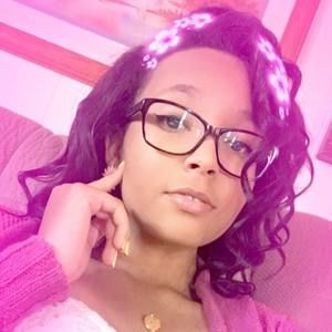 Meet your Posher, Renae