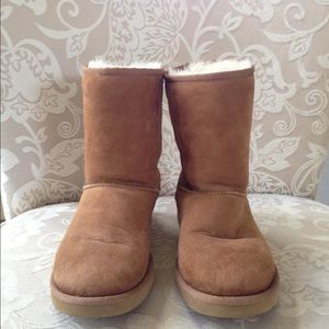 Size 8 authentic ugg boots