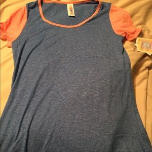 Brand new with tags XS Lularoe Classic T