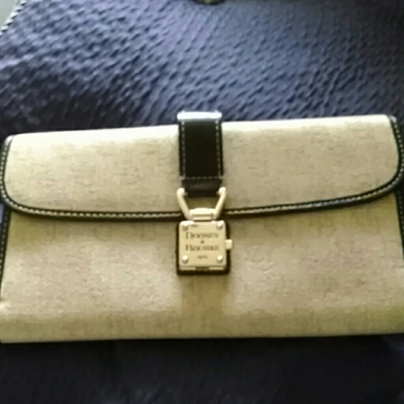 Dooney wallet