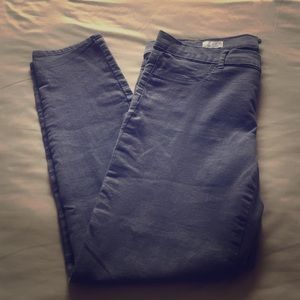 GAP Legging Jeans in an antique grey color