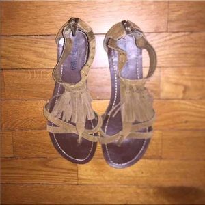 Minnetonka boho fringe sandals size 8 •reposh•