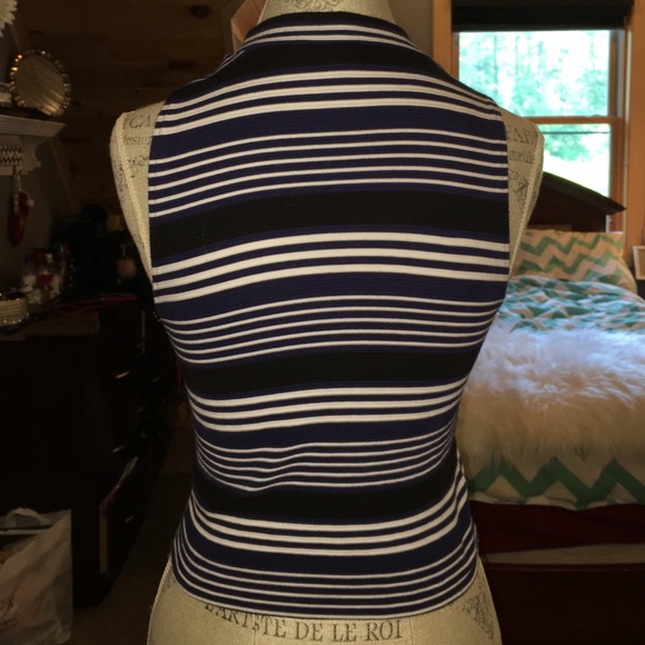 Crop top - Picture 3 of 3