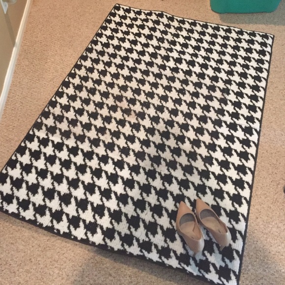 5'x7' houndstooth rug