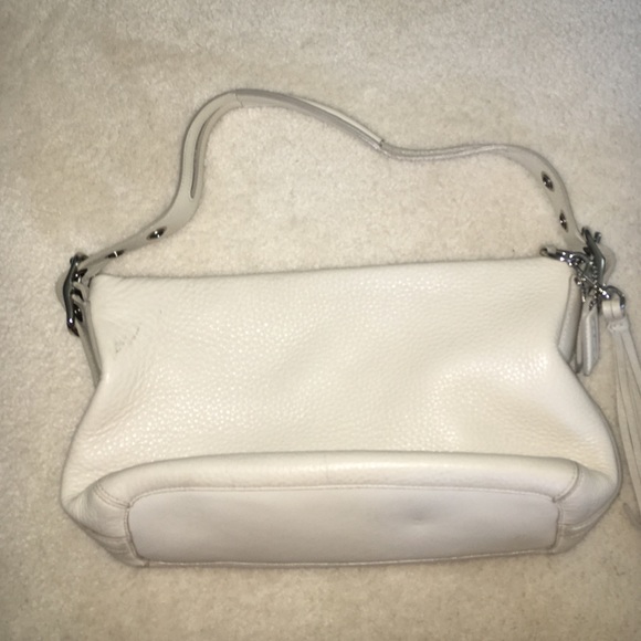 SOLD ❌❌❌❌❌ White Coach bag