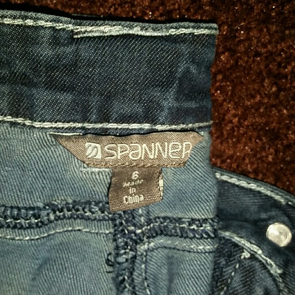 Spanner Capris - Picture 3 of 3