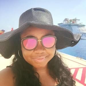 Meet your Posher, Farrah