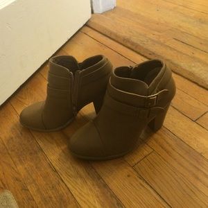 Lauren Conrad booties size 7.5
