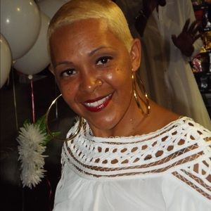 Meet your Posher, Edith