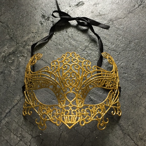Gorgeous gold mask