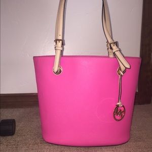 Michael Kors Jet Set signature tote
