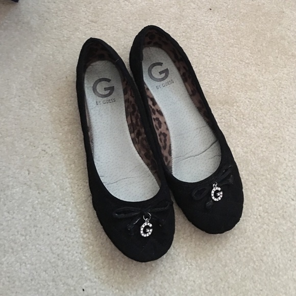 guess black flats