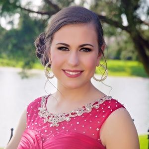 Meet your Posher, Angelynn