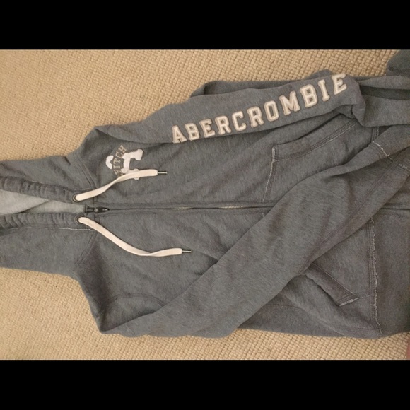 A&F grey sweatshirt