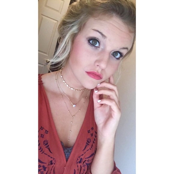 Meet your Posher, Elizabeth - Picture 2 of 4