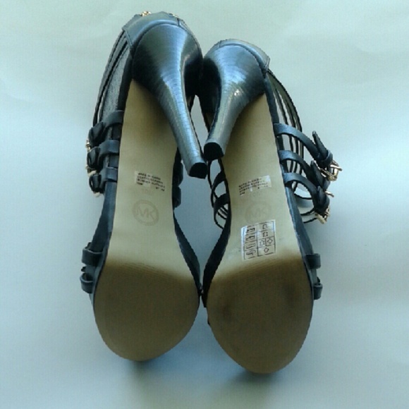 Ava platform strapped sandals shoes black SOLD!!! - Picture 4 of 4