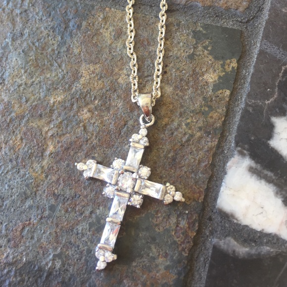 Jewelry - 925 Silver cross and chain