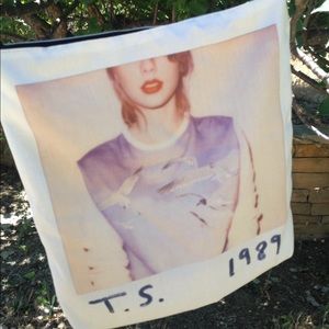 Taylor Swift 1989 Album Cover Tote Bag