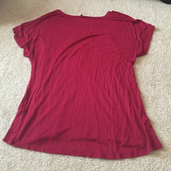 Cute flowy tee - Picture 3 of 3