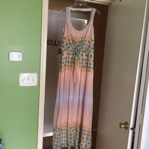 Jessica Simpson beautiful maxi dress