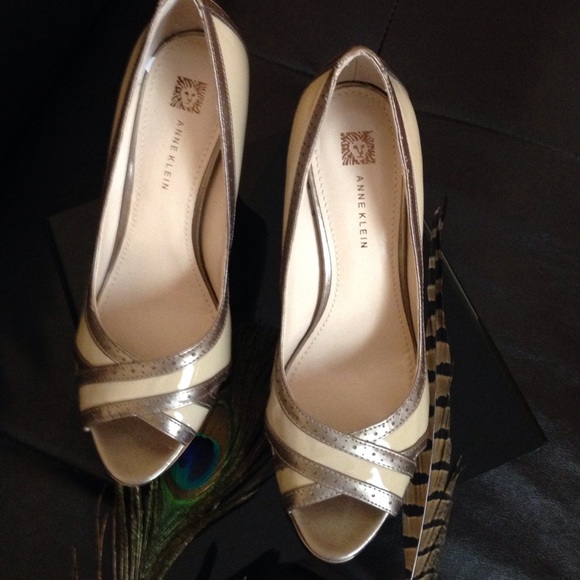 Shoes - Picture 2 of 2