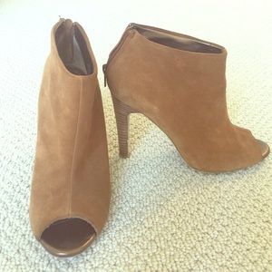 Brown Suede Booties 🌾