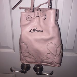 Unique Guess crossbody tote