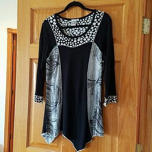 Black and white tunic