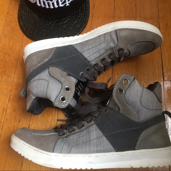 Grey GUESS 💥sneakers - MEN size 9.5  gently worn