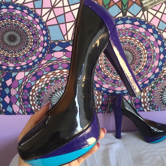 BCBG Heels - Picture 2 of 4