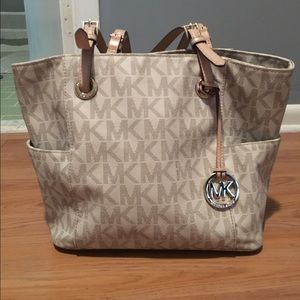 100% authentic Michael Kors Large tote