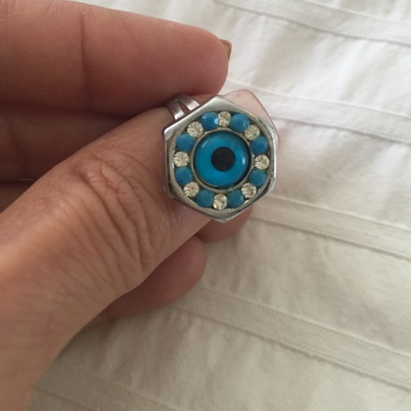 Eye ring