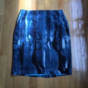 Tahari blue patterned pencil skirt