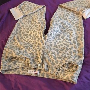 Size 17 L.E.I. Ashley low rise skinny jeans