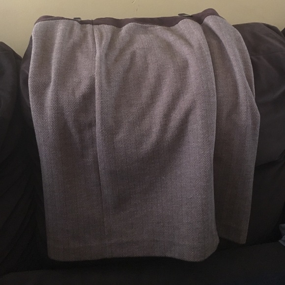 Brown pencil skirt great for work - Picture 2 of 2