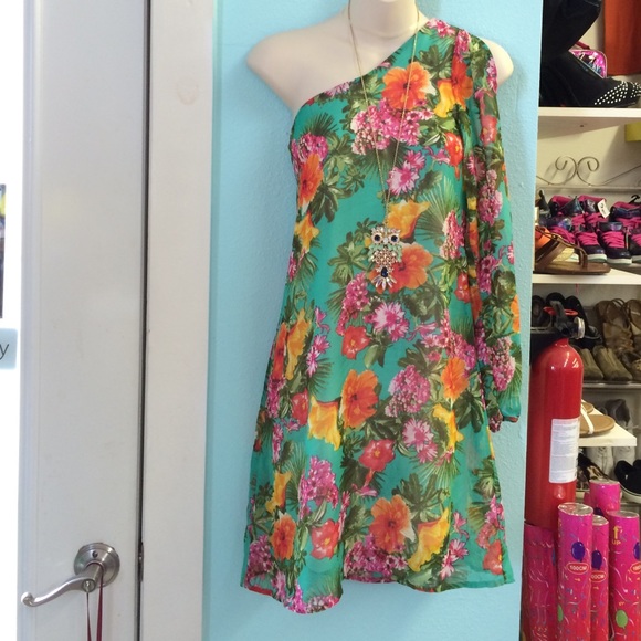 Dresses & Skirts - Cold shoulder floral dress bundle