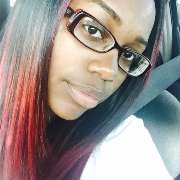 Meet your Posher, Ta'nai - Picture 1 of 1