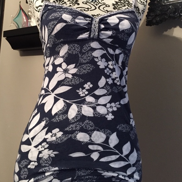 Abercrombie and Fitch floral top - Picture 2 of 4