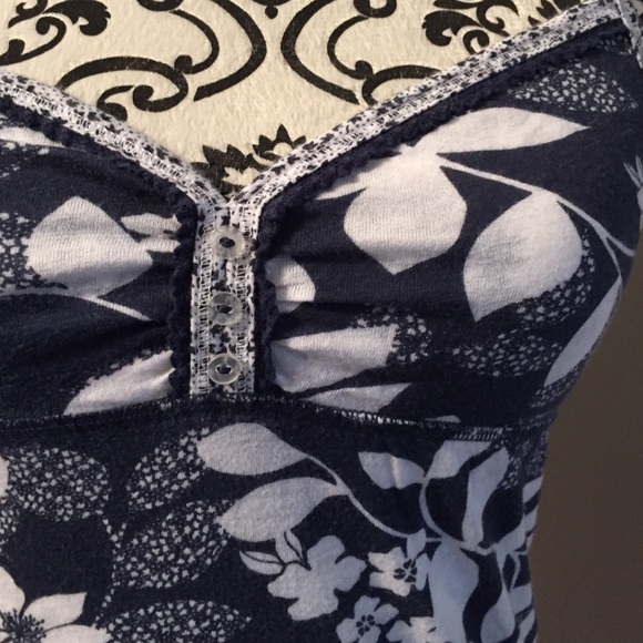 Abercrombie and Fitch floral top - Picture 3 of 4