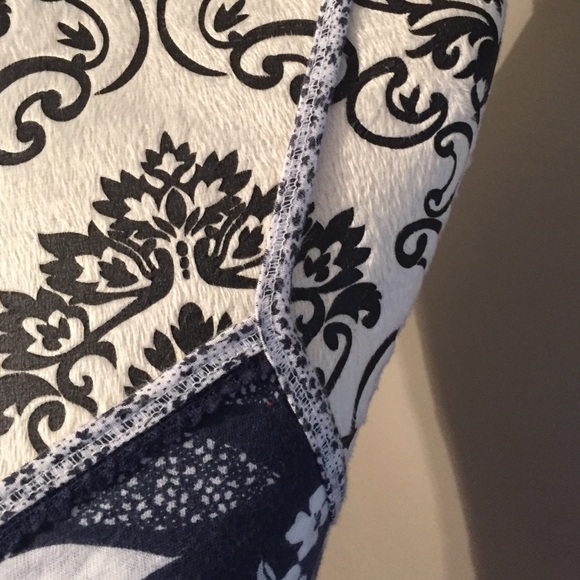 Abercrombie and Fitch floral top - Picture 4 of 4