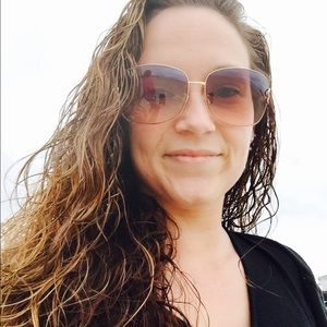 Meet your Posher, Jillian